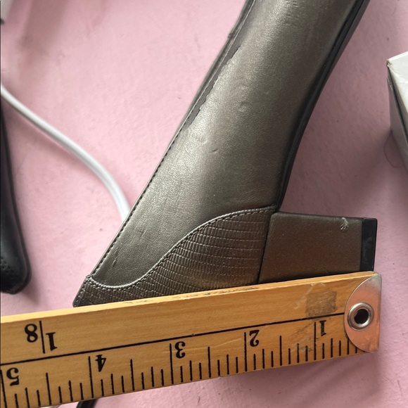 Classic Low Block Heel Pumps in Dark Gray - Picture 9 of 9